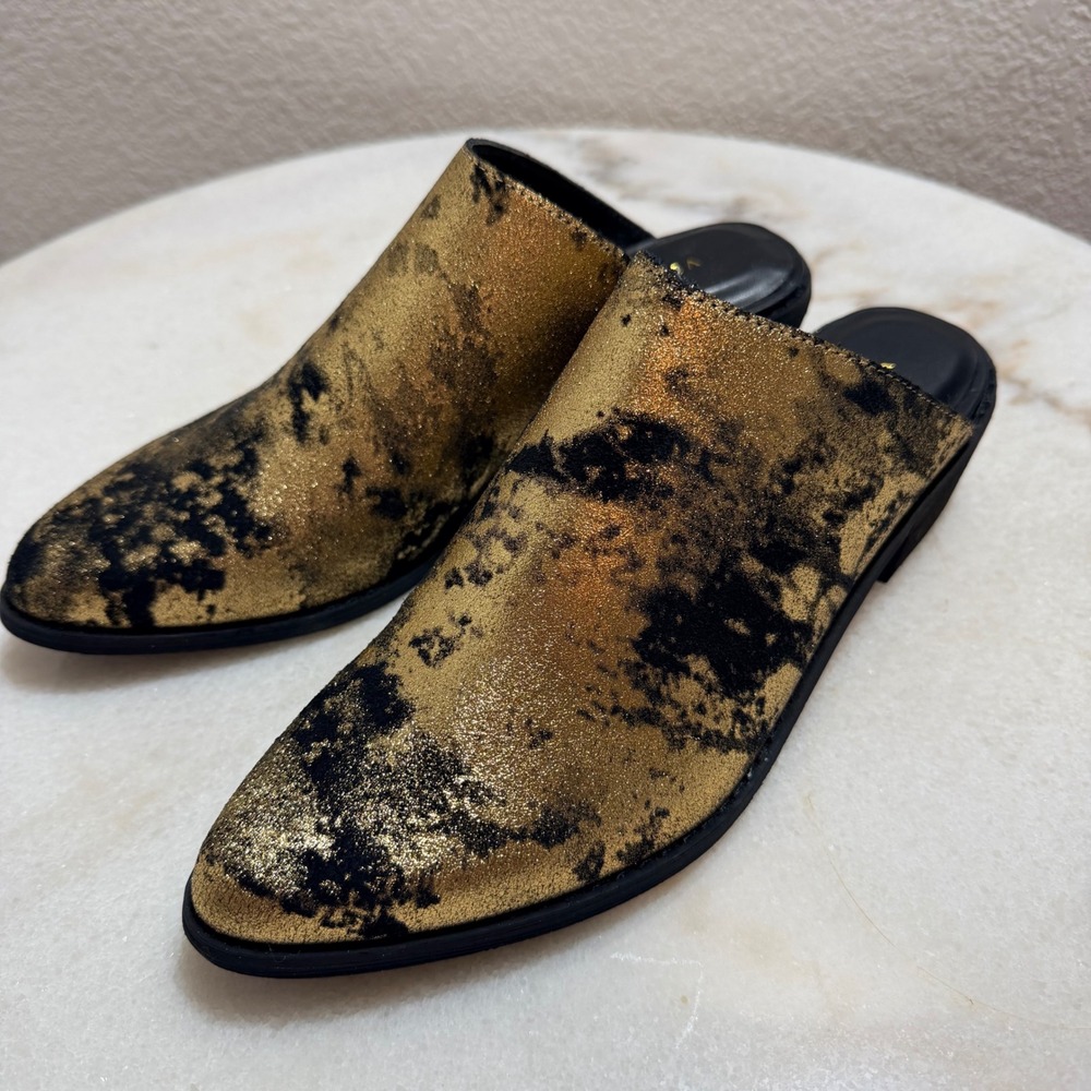 NEW Very Volatile Gold Black Splatter Metallic Mules Western Shoes 7